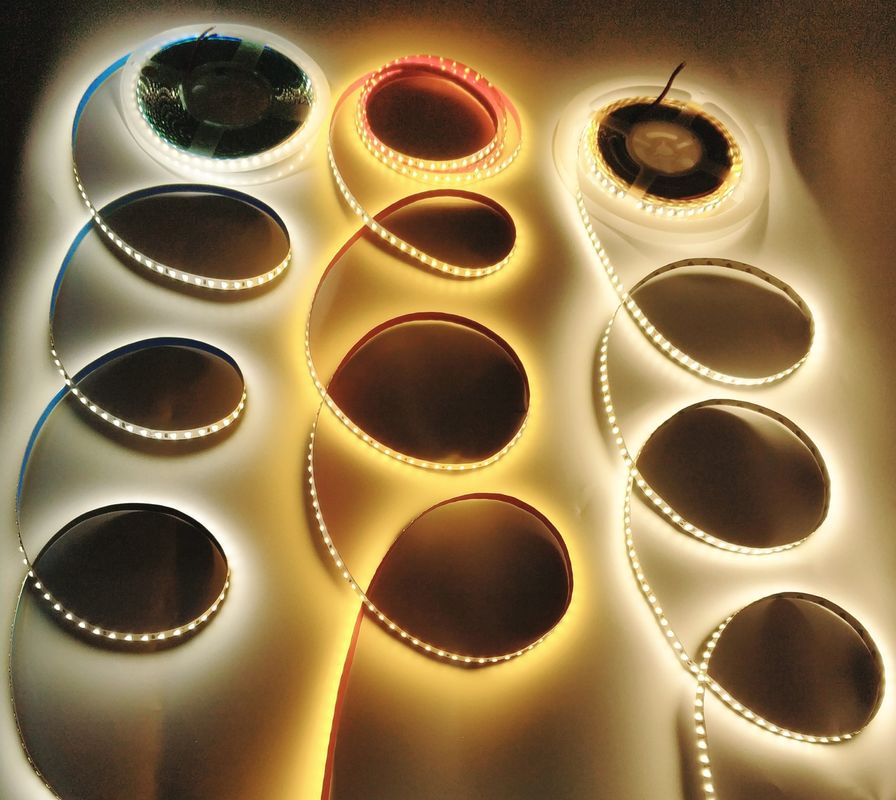 Eco-vriendelijke LED-strooklichten in koel wit CCT 6000K 6500K gereed voorraadgewicht 0,18 kg