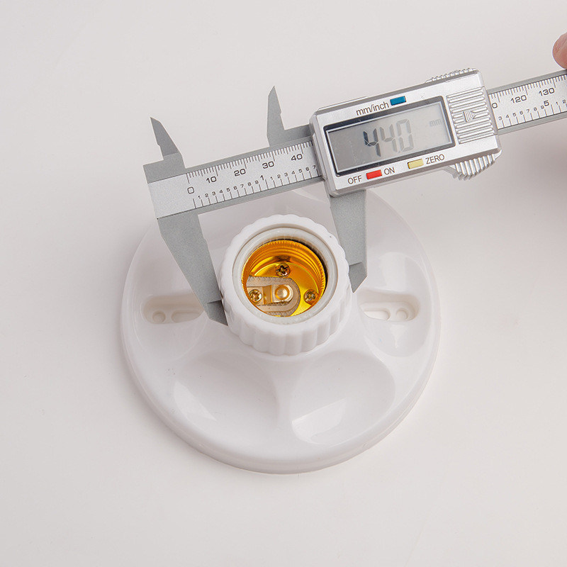 Witte platte lampbasis plafond type E27 schroeflamphouder met 220V nominale spanning